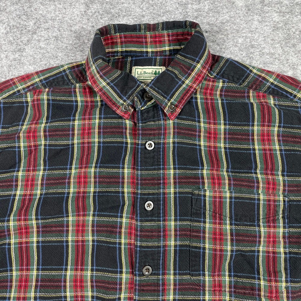 LL Bean Flannel Shirt Mens Medium Regular Red Green Scottish Plaid Button Down - Picture 2 of 9